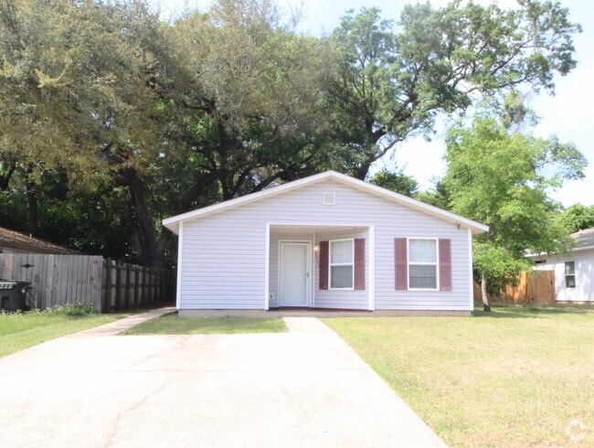 Building Photo - 3BR/1BA Patio Home Near Downtown Pensacola...