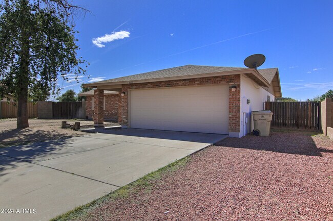 Photo - 5111 W Beverly Ln
