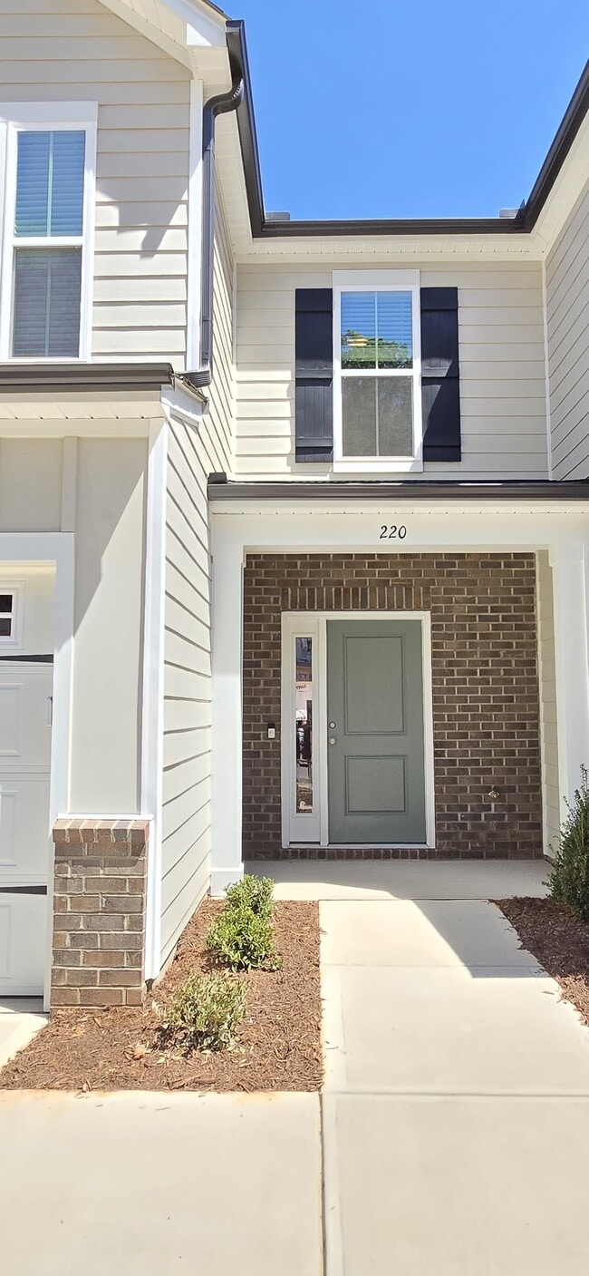 Photo - 220 Broomside Ave