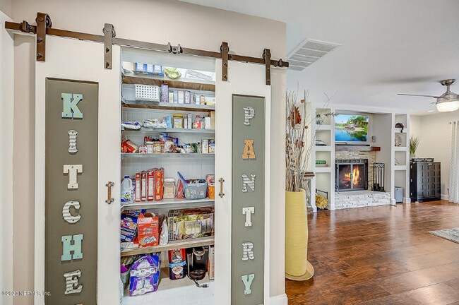 Photo - 5556 Floral Ave