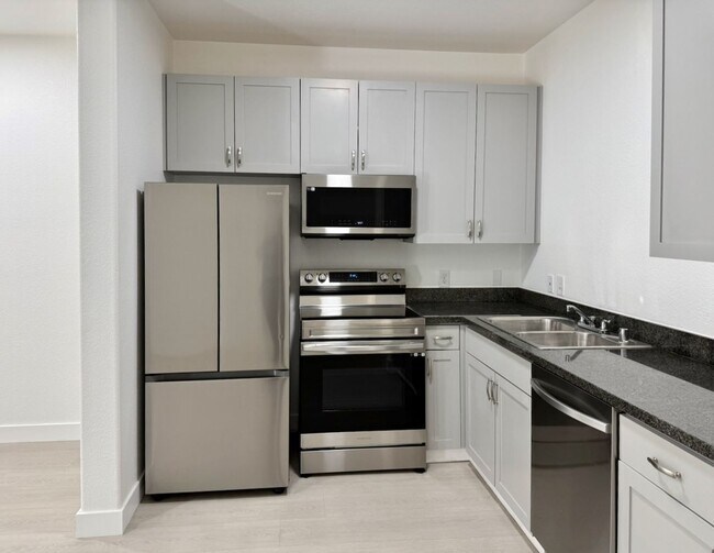 Photo - 1121 40th St Unidad 4105