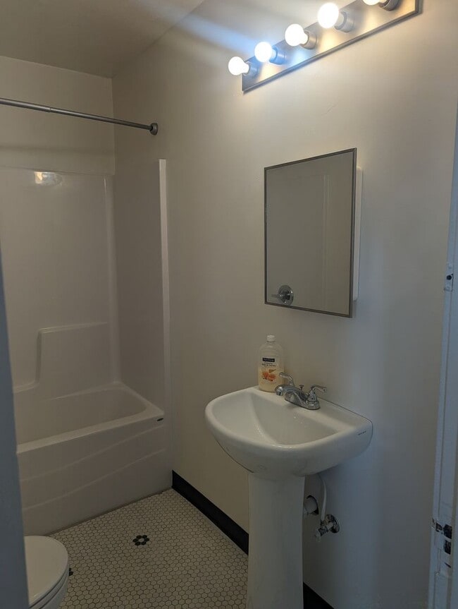 Photo - 123 W Moniteau St Unit 123 W. Moniteau 2F