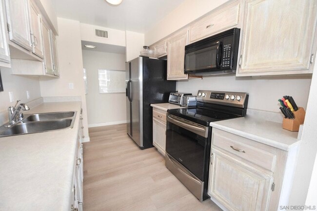 Photo - 1730 Avenida Del Mundo Unit 806