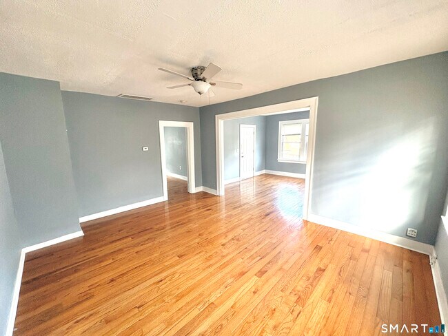 Photo - 120 Wilcox Ave Unit 3