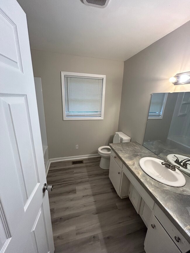 Photo - 1320 Parker Ave SW