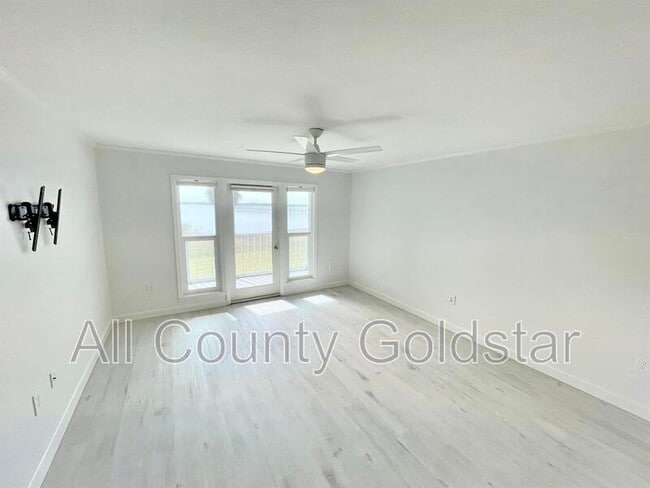 Photo - 4410 Warren Ave Unit 104