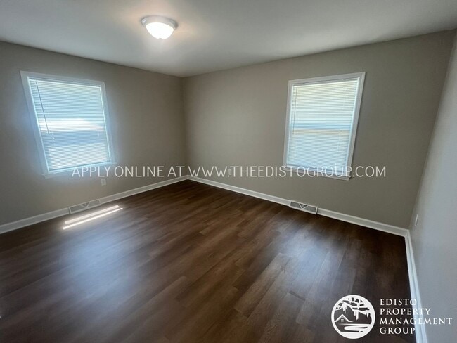 Photo - 1215-1215 Ellis Ave Unit 1211 Ellis Avenue