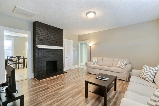 Photo - 1925 Unit 1925 E Gwinnett Street