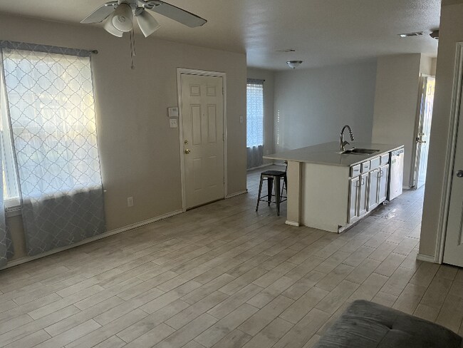 Photo - 2334 Pine St