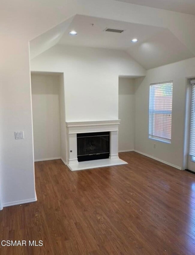 Photo - 4833 Mascagni St