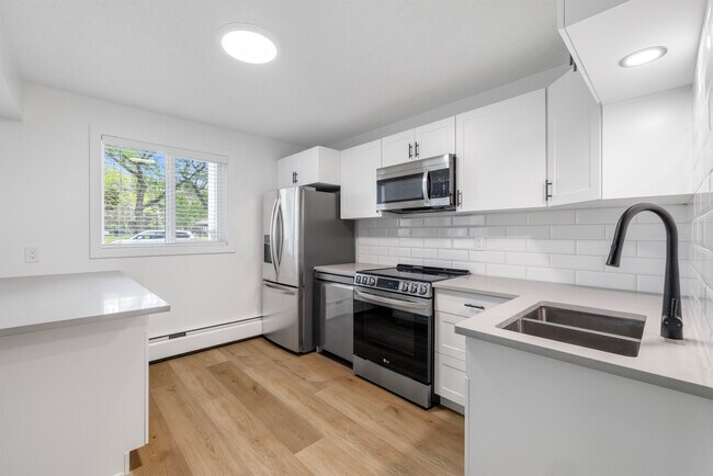 Photo - 2242-2242 Scarth St Unit 1