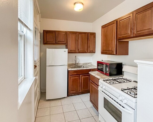 Building Photo - 4506 N Ashland Ave Unit 3s