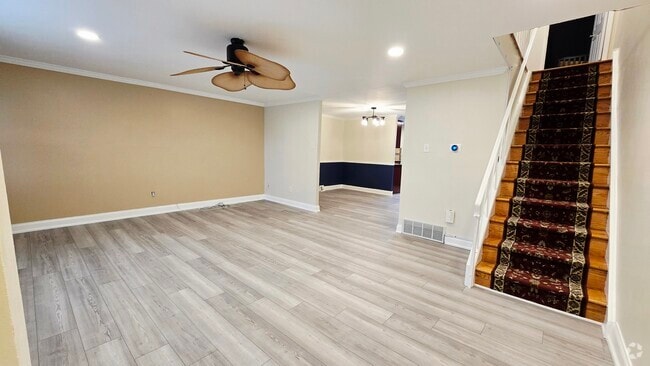 Building Photo - 4414 Crosland Rd Rental