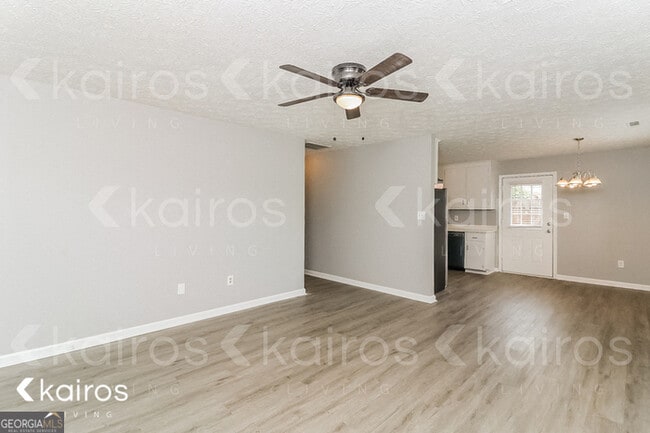 Photo - 210 Deer Pkwy