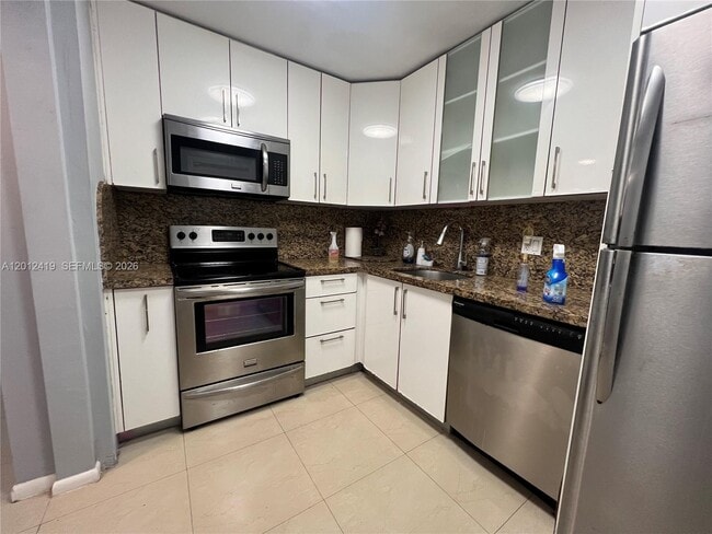 Building Photo - 1801 S Ocean Dr Unit 535