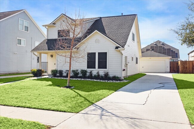Photo - 262 Rolling Brook Dr