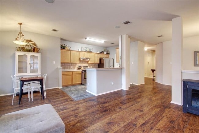 Photo - 3303 Cave Dome Path