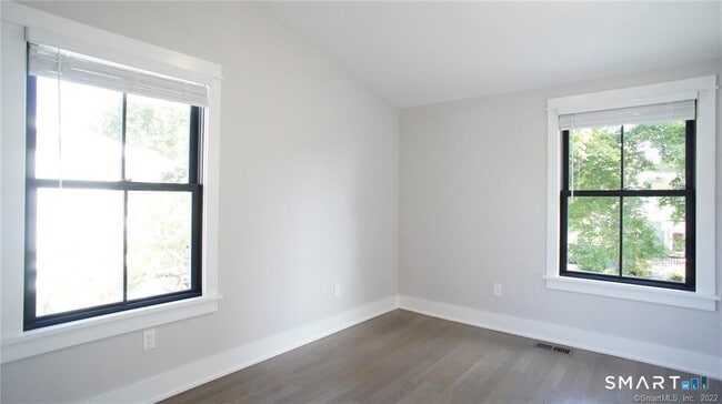 Photo - 26 Lounsbury Ave Unidad 2