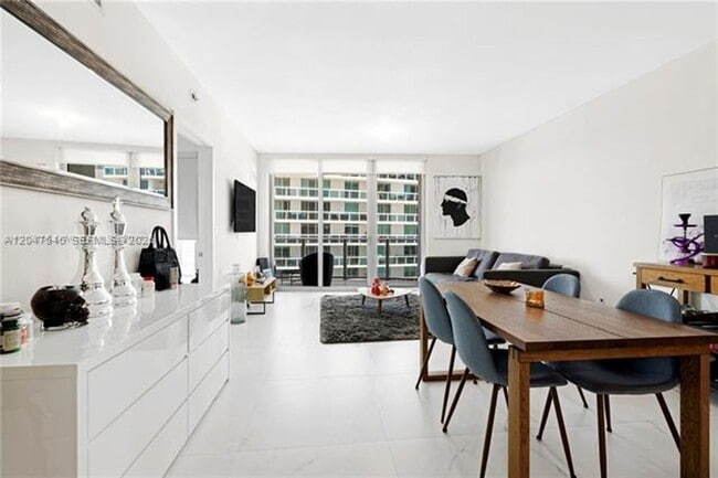 Building Photo - 488 NE 18th St Unit 488 NE 18th St # 2307, Miami, FL 33132