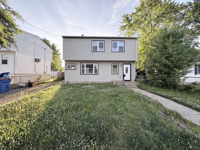 Photo - 40 Eisenhower Dr