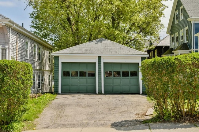 Photo - 675 Washington St