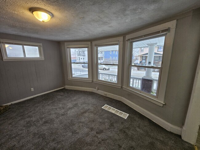 Photo - 10602 Earle Ave Unit Downstairs