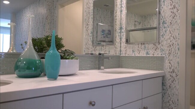 $4,200 - 4 Bed / 3.5 Bath Luxury Townhome in Suwerte Community in Otay Ranch