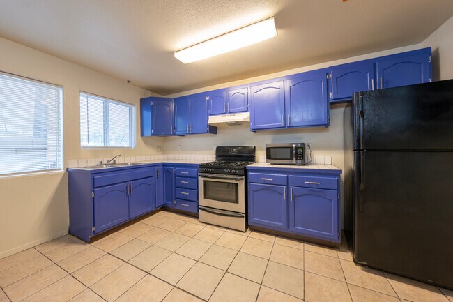 Photo - 5231 Huntington Dr N Condo Unit 4