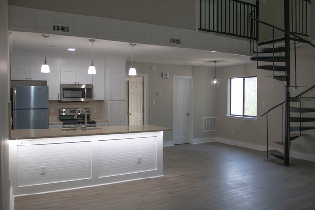 Building Photo - 3035 Huntleigh Dr