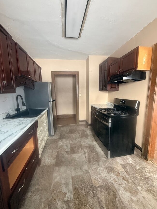 1609 17th Ave Unit 2E