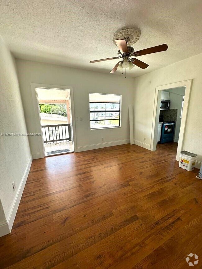 Building Photo - 1770 NW 19th Terrace Unit L Rental