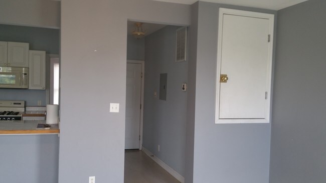 Photo - 19 S Broadway Unit Studio