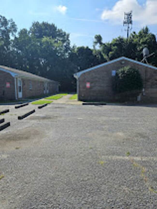 Building Photo - Quiet One Bedroom Apartment off Rodman Ave Unit 3587