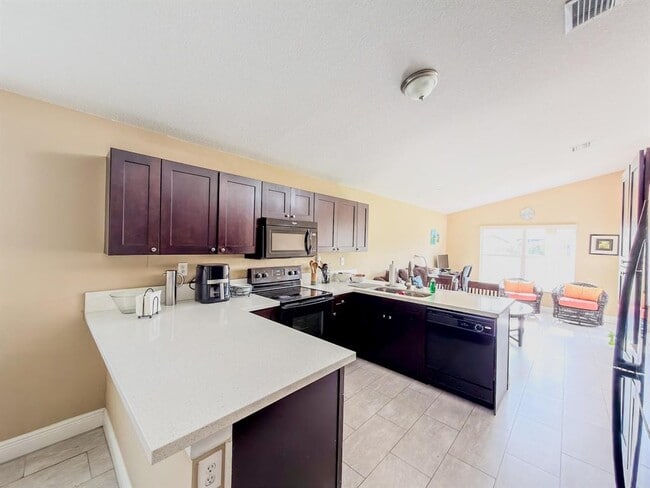 Photo - 775 NW 165th Ave