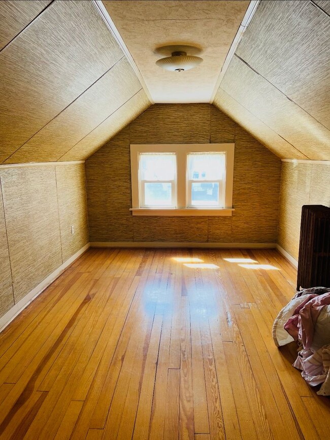 Photo - Single Family Home Available in Schenectady, NY!