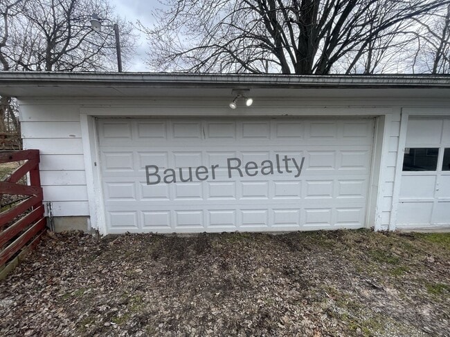 Photo - 3 -4 Bedroom Home Near Brookside Park