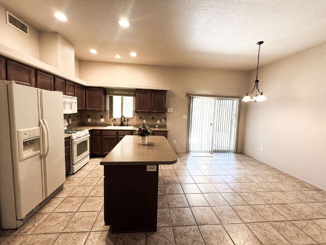 Photo - "3-Bed, 2-Bath Retreat in Estrella, Mesa D...