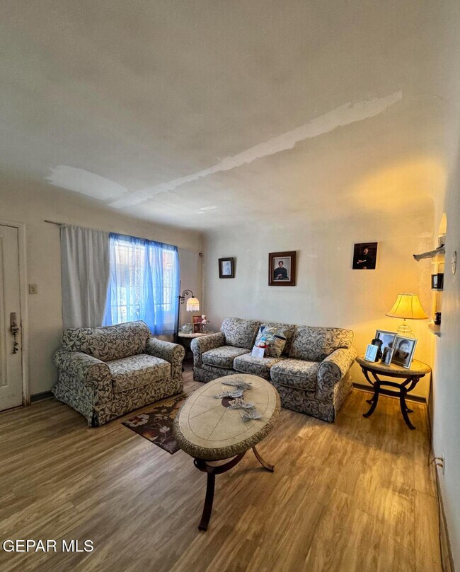 Photo - 3713 Frankfort Ave