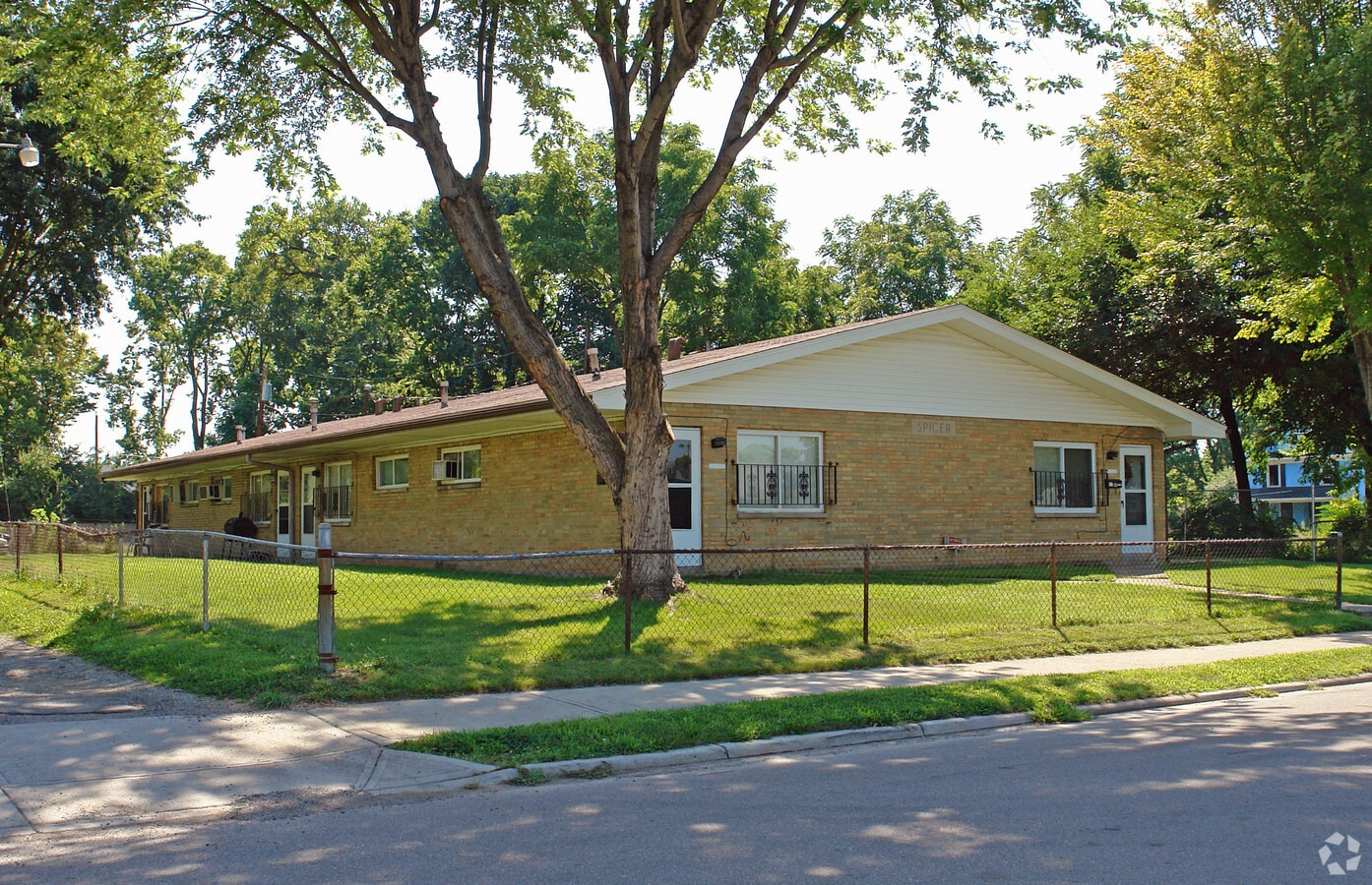 Photo - 216-218 College St