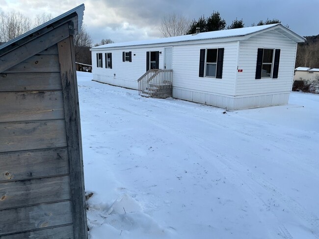 Building Photo - 37 Pinney Ln