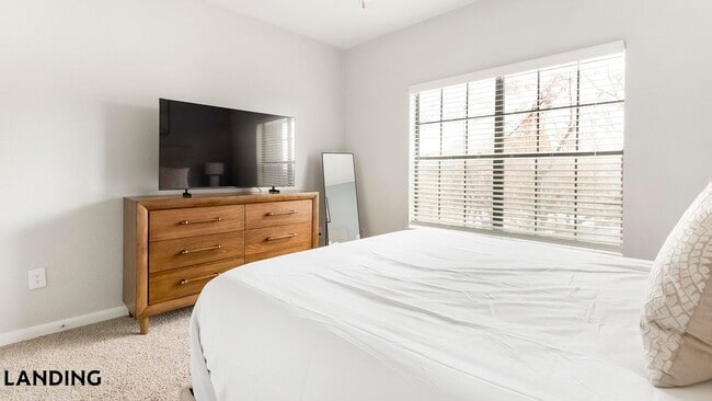 Photo - 9835 Fredericksburg Rd Unit 423