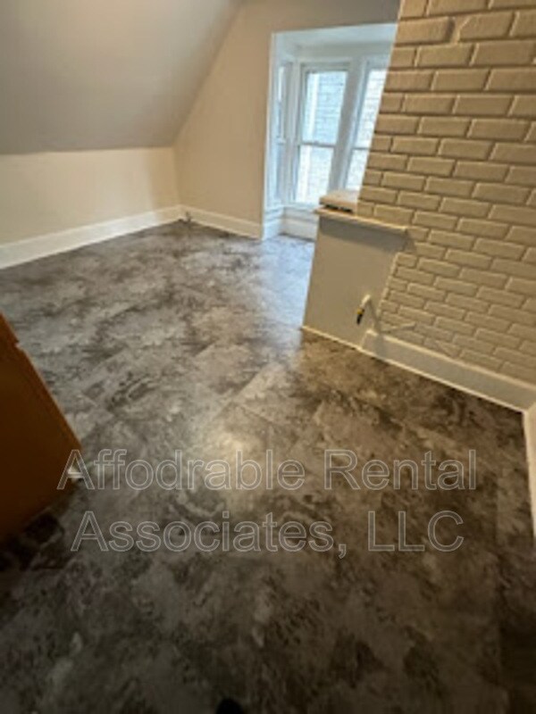 Photo - 1569 S 10th St Unit Upper Front 3