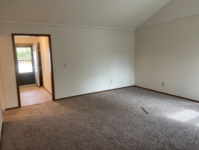 Photo - Like new, ranch home near Bass Pro, fully ...
