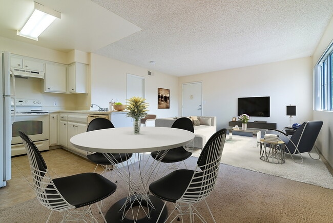 Photo - Mariners Place