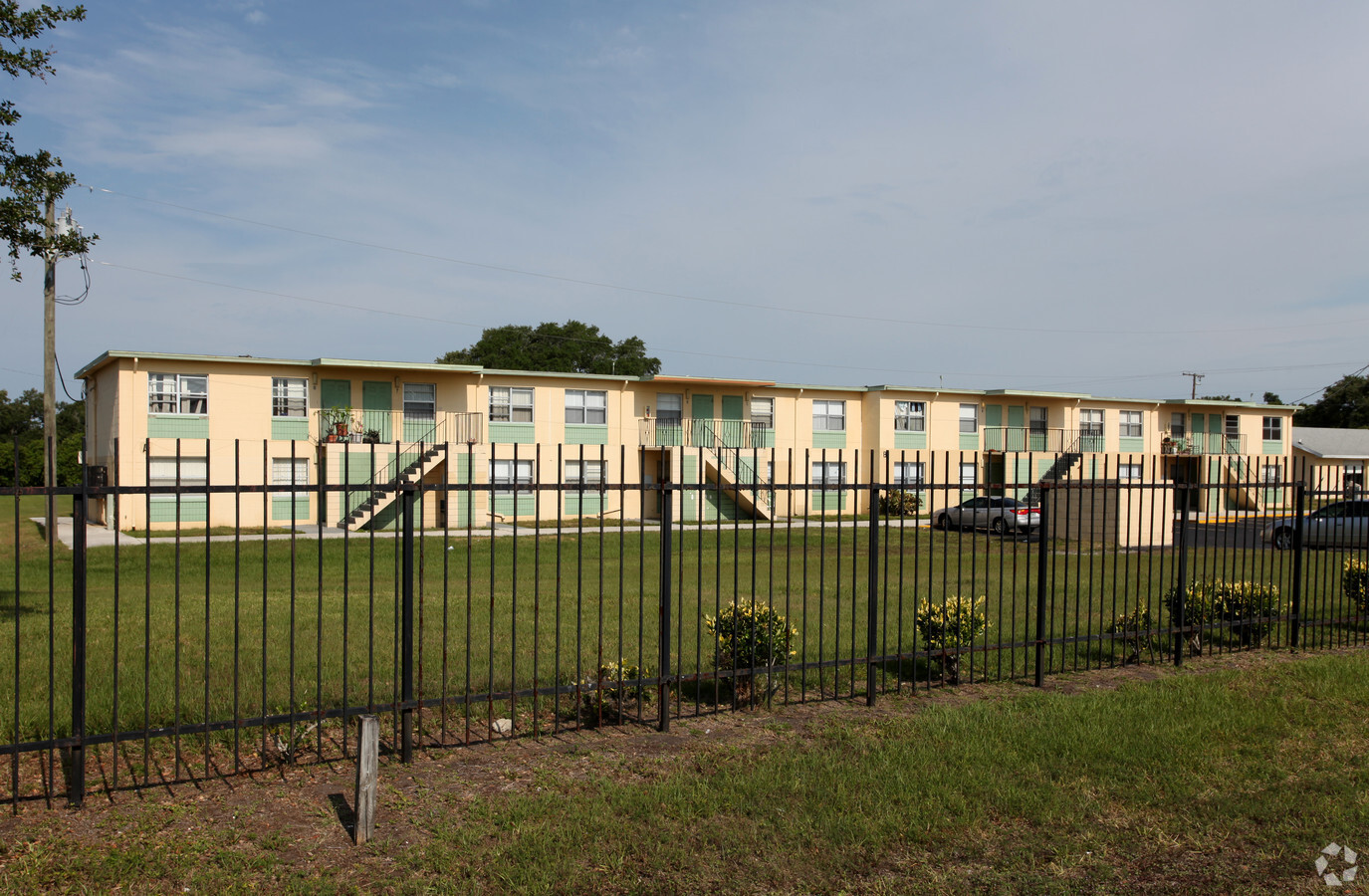 Photo - Tropical Manor Apartments
