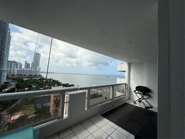 Photo - 1717 N Bayshore Dr Unit A-1639