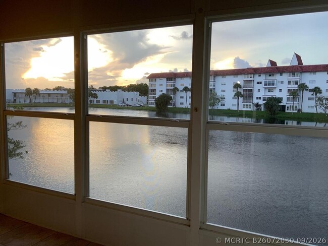 4751 NW 21st St Unit 116