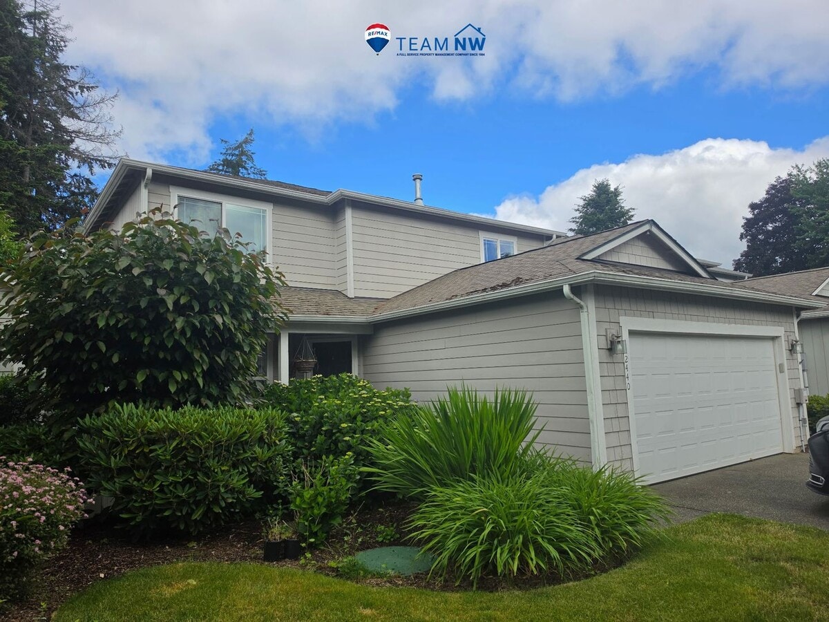 Expansive 2-Story Boulevard Heights Home Offering 4 Bedrooms and a Private-Entry Office/Bonus Suite - Expansive 2-Story Boulevard Heights Home Offering 4 Bedrooms and a Private-Entry Office/Bonus Suite