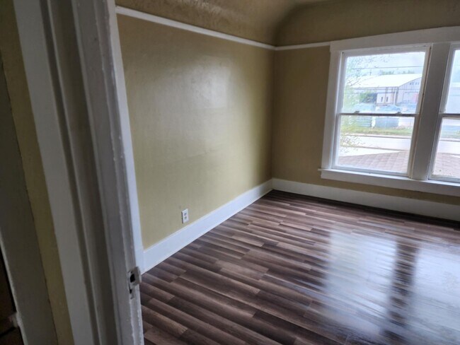 Photo - Newly remodeled 2 bedroom, 1.5 bathroom House