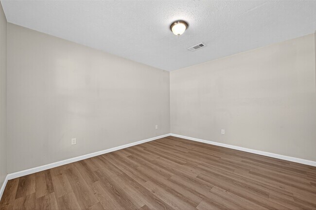 Building Photo - 108 Belvedere Dr